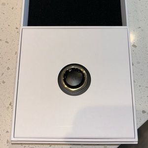 Oura Ring Gen3 Gold Size 7 + charger